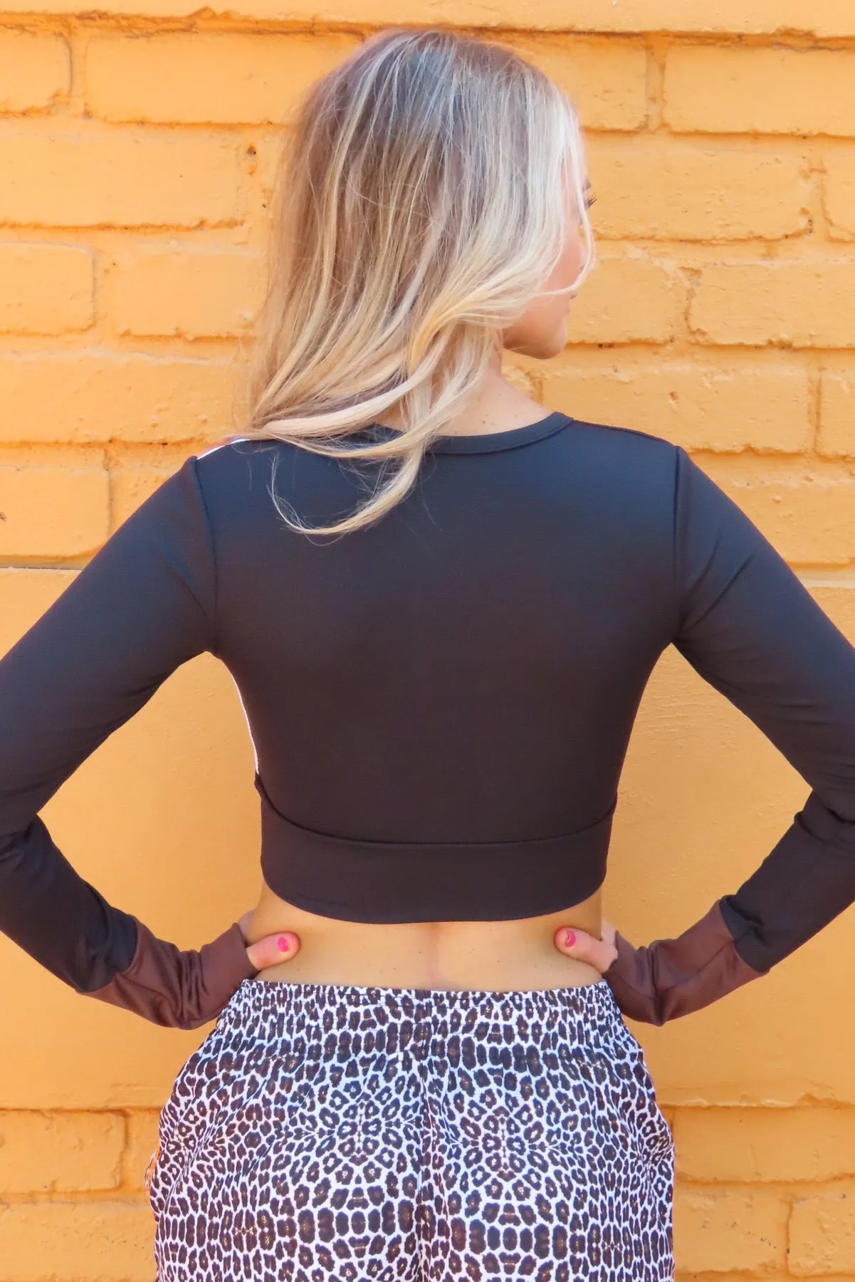 AR 2215 - COLOURBLOCK CROP TOP